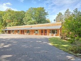 T Bird Country Apartments in Hazelhurst, WI - Building Photo