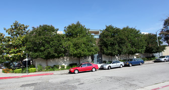 5201 Rigoletto St Apartments