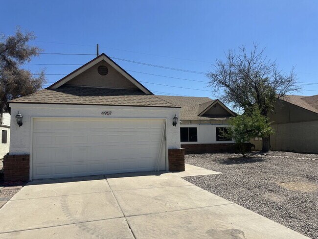 4907 W McRae Way in Glendale, AZ - Building Photo - Building Photo