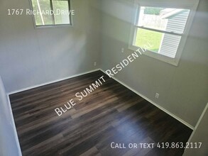 1767 Richard Dr in Mansfield, OH - Building Photo - Building Photo