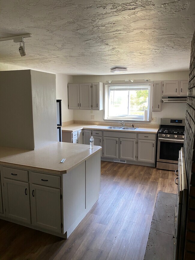 N9212 Moen Rd Rentals in Iola, WI