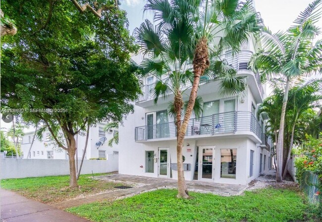 property at 945 Michigan Ave