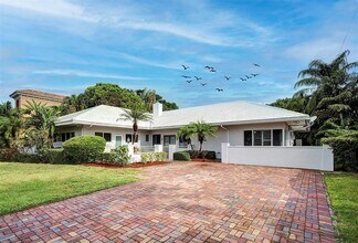 2325 Barcelona Dr in Fort Lauderdale, FL - Building Photo - Building Photo