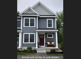 5 Sherman Circle, Unit Unit 1 in Scarborough, ME - Building Photo