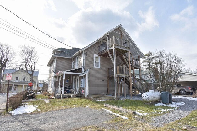 3 Fairview St in Beech Creek, PA - Building Photo - Building Photo