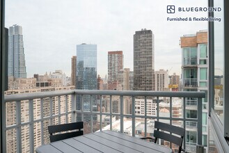 101 W End Ave in New York, NY - Building Photo - Building Photo