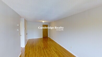 14 Murdock St in Somerville, MA - Building Photo - Building Photo