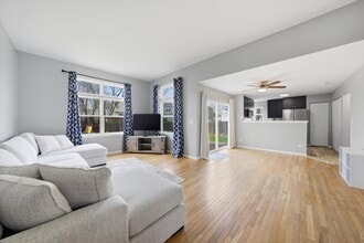 2211 Carpenter Ave in Plainfield, IL - Building Photo - Building Photo