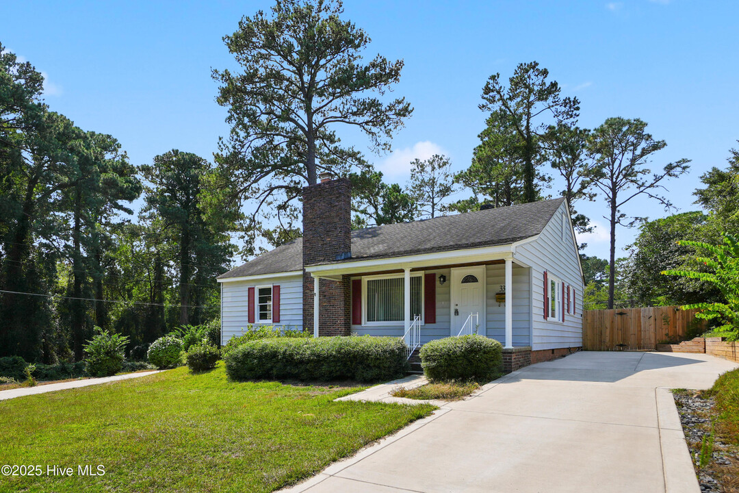 334 Pinecrest Dr in Fayetteville, NC - Building Photo