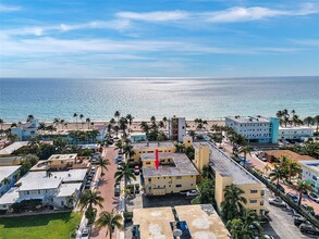 322 Harding St-Unit -B202 in Hollywood, FL - Foto de edificio - Building Photo