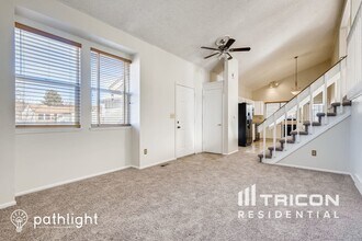 8736 W Ottawa Ave in Littleton, CO - Building Photo - Building Photo
