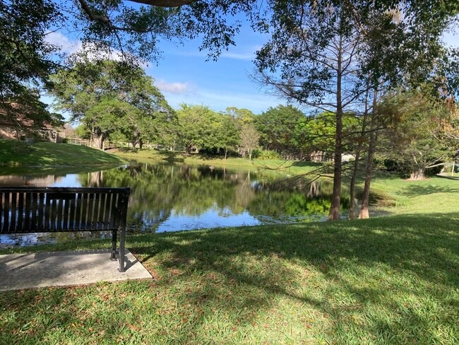 2311 23rd Ln in Palm Beach Gardens, FL - Building Photo - Building Photo