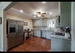 1209B S Dickerson Rd in Goodlettsville, TN - Building Photo - Building Photo