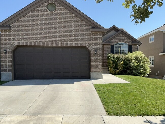property at 8359 Sawtooth Oak Dr