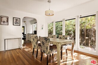 1026 Laurel Ave in West Hollywood, CA - Building Photo - Building Photo
