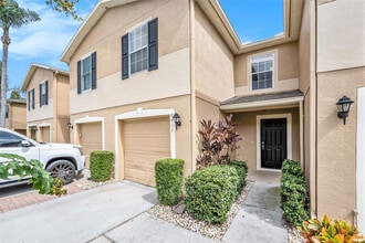 8431 Edgewater Place Blvd in Tampa, FL - Foto de edificio - Building Photo