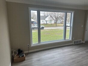 3810 E 365th St in Willoughby, OH - Building Photo - Building Photo