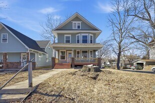 1922 S 24th St in St. Joseph, MO - Building Photo