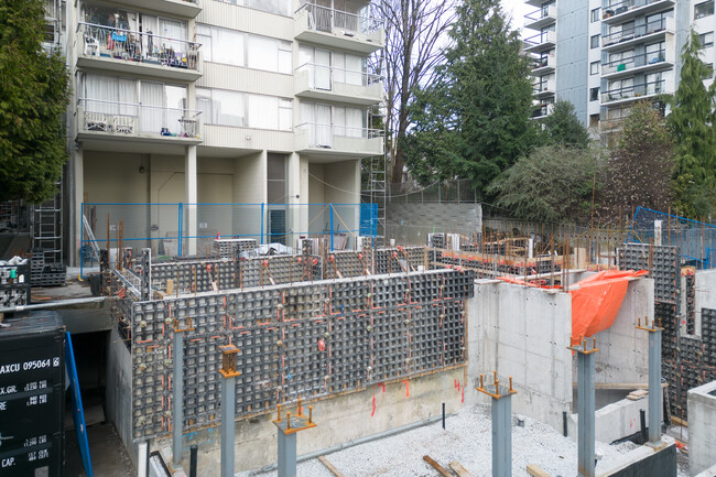 1188 Burnaby St in Vancouver, BC - Building Photo - Building Photo