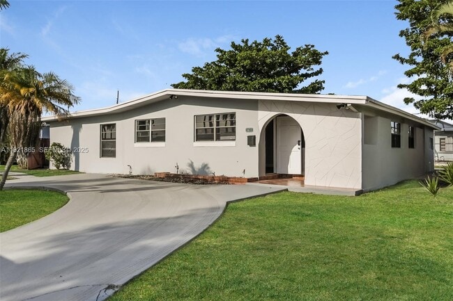 5835 SW 117th Ave in Miami, FL - Building Photo - Building Photo