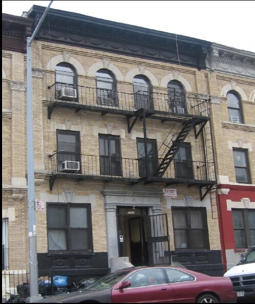 2322 Bedford Ave in Brooklyn, NY - Foto de edificio