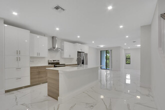 388 Bella Sol Way in West Palm Beach, FL - Foto de edificio - Building Photo