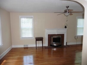 319 Crompton Rd in Waynesboro, VA - Building Photo - Building Photo