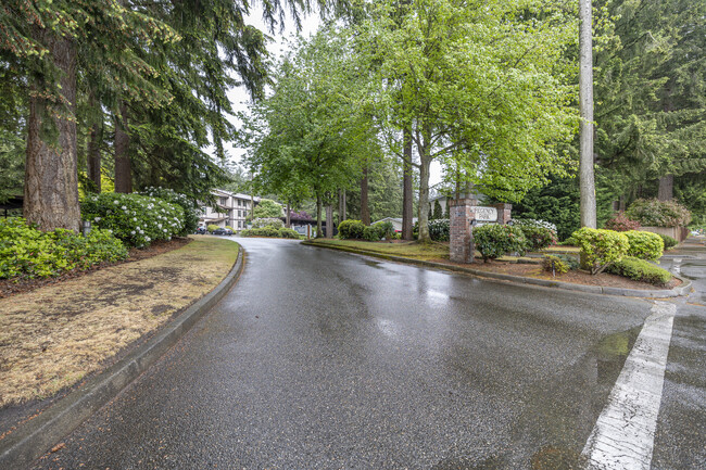 Regency Park Condominiums in Tacoma, WA - Foto de edificio - Building Photo