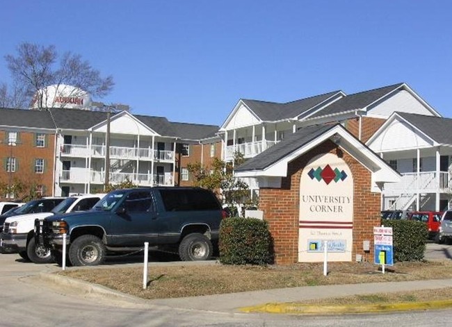 University Corner Apartments in Auburn, AL - Building Photo - Building Photo