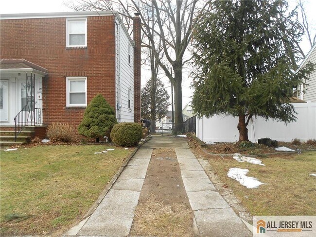 431 Crows Mill Rd in Woodbridge Township, NJ - Building Photo - Building Photo