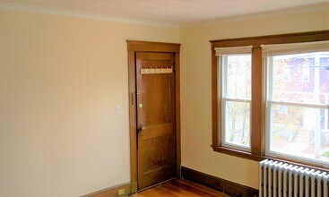 30 Newbury Ave, Unit 3 in Quincy, MA - Foto de edificio - Building Photo