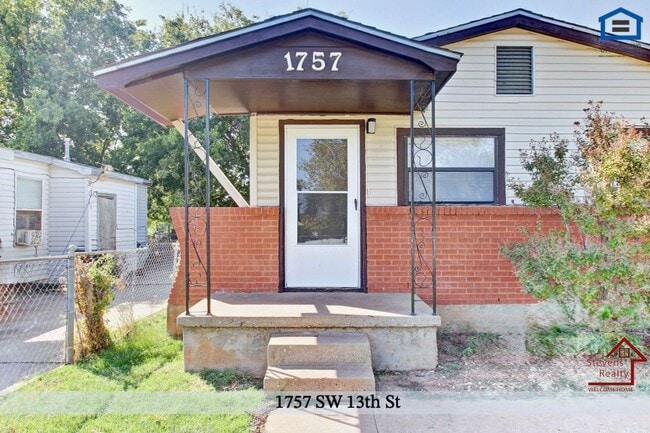 1757 SW 13th St in Lawton, OK - Foto de edificio - Building Photo