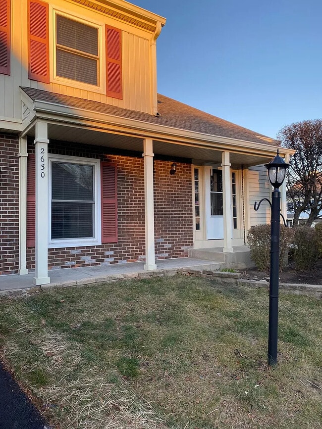 2630 College Hill Cir in Schaumburg, IL - Foto de edificio - Building Photo