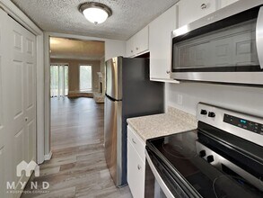 4395 Coopers Creek Dr SE in Smyrna, GA - Foto de edificio - Building Photo