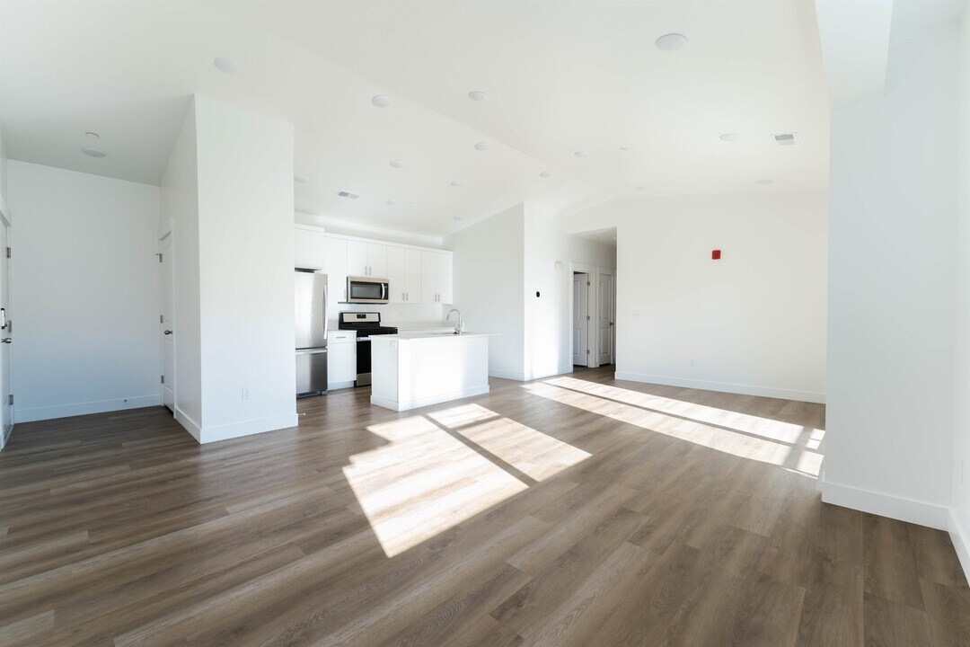 459 W 15 S in Providence, UT - Building Photo