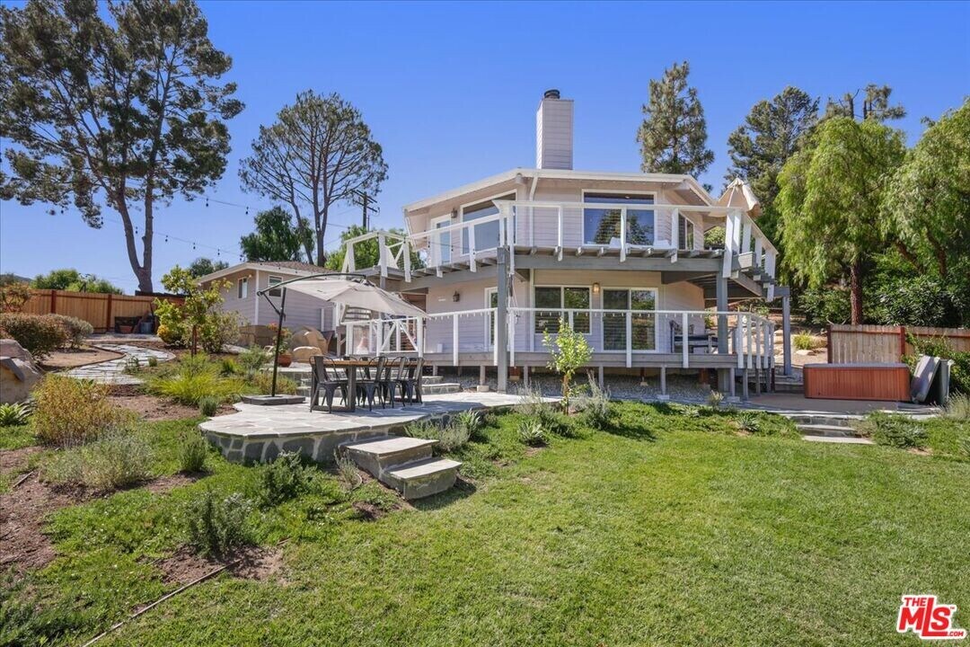1746 Deerhill Trail in Topanga, CA - Building Photo