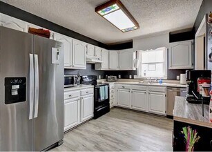 112 Winner Ave in Carolina Beach, NC - Building Photo - Building Photo