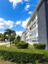 18601 NE 14th Ave in Miami, FL - Building Photo