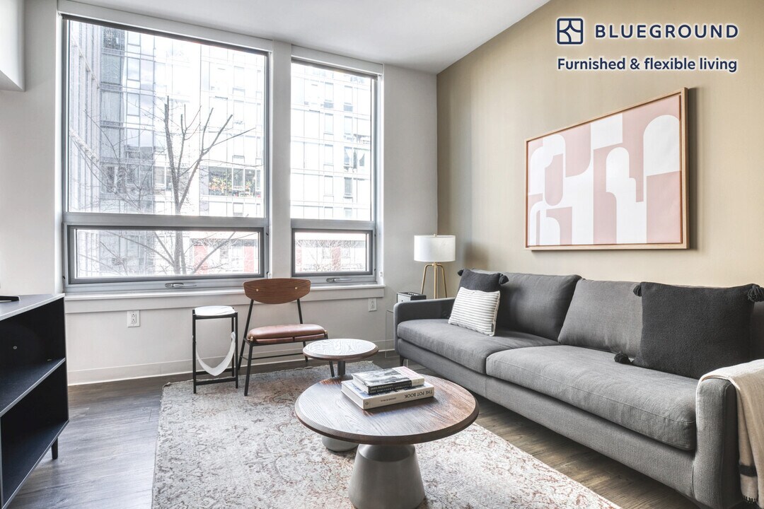 5 Glassworks Ave in Cambridge, MA - Building Photo