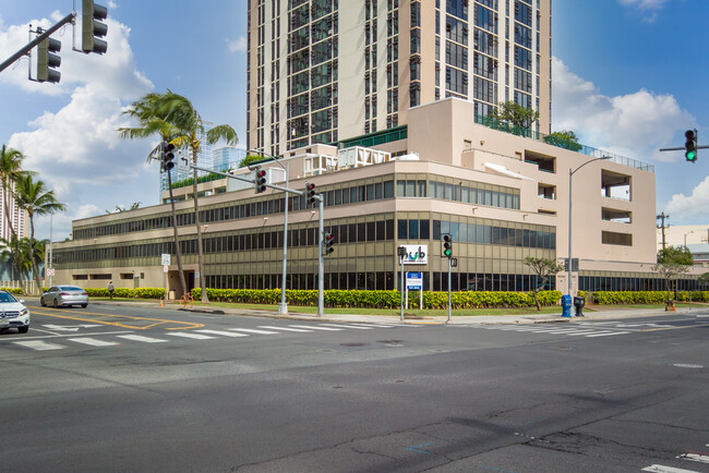 Kamakee Vista in Honolulu, HI - Building Photo - Building Photo