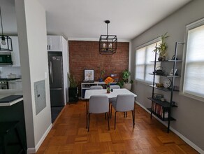 3142 Martha Custis Dr in Alexandria, VA - Foto de edificio - Building Photo