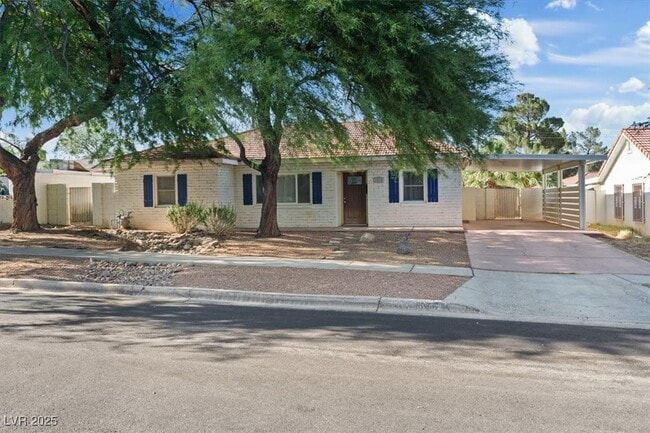 property at 1609 Chapman Dr