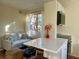 121 W Water St in Santa Fe, NM - Building Photo