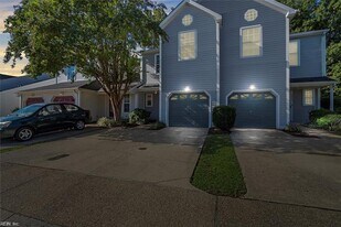 4975 Kemps Lake Dr in Virginia Beach, VA - Building Photo