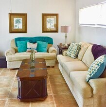 7006 Midnight Pass Rd, Unit 2 in Sarasota, FL - Building Photo - Building Photo