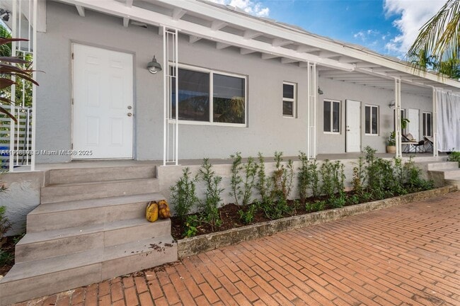 540 NE 67th St in Miami, FL - Building Photo - Building Photo