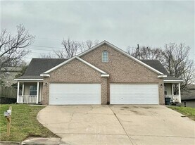 2203 E Cinnamon Way in Fayetteville, AR - Building Photo