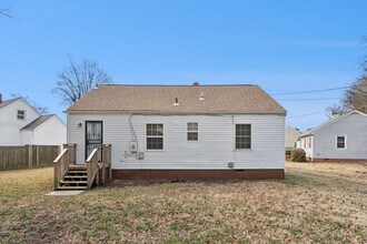 1152 Orcutt Ave in Newport News, VA - Building Photo - Building Photo