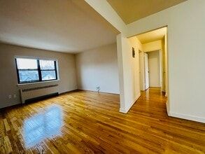 135 Washington Ave, Unit top floor in Rutherford, NJ - Foto de edificio - Building Photo