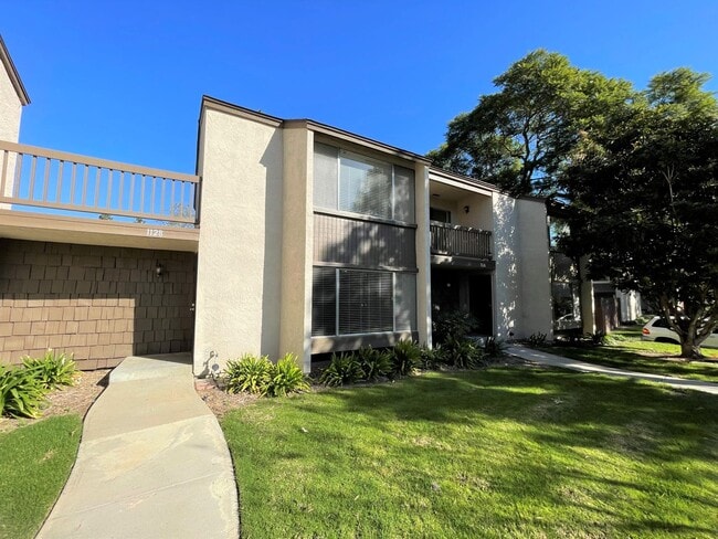 1128 Okapi Ln